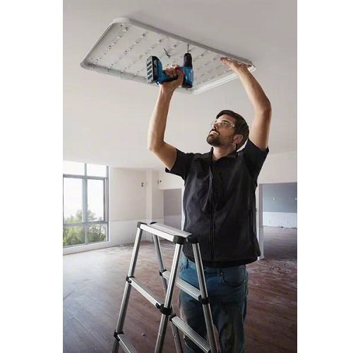 Комплектація Bosch GSR 185-LI: два акумулятори, зарядний пристрій і валіза